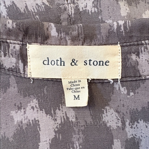 Cloth & Stone Button Down Shirt size M. - Picture 5 of 6